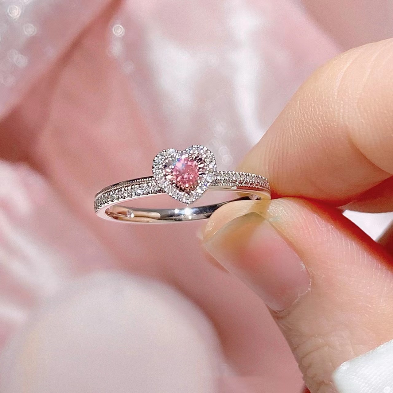 Elegant Pink Love Micro-inlaid Zircon Ring Image 1