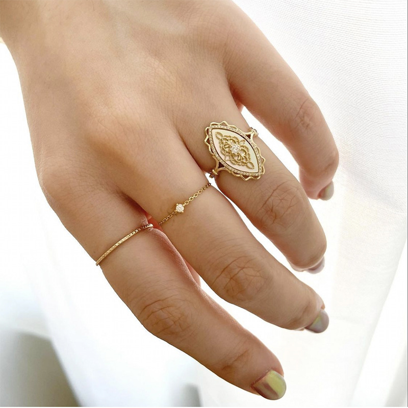 Natural Shell Zircon Ring