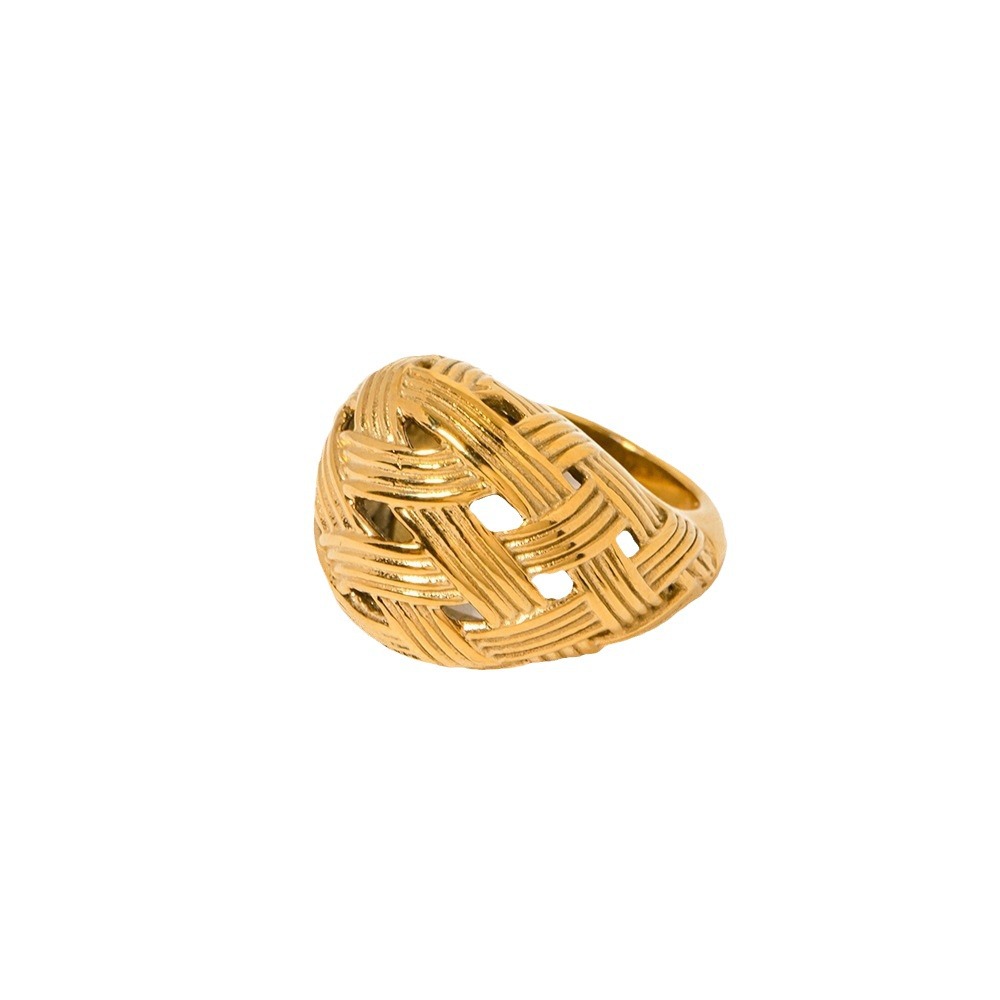 18K Gold Ring Image 3