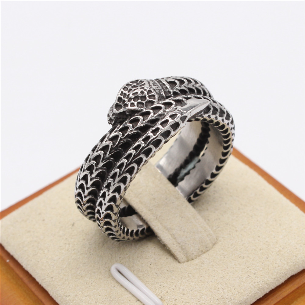 Gothic Style Snake Head Ring Image 5