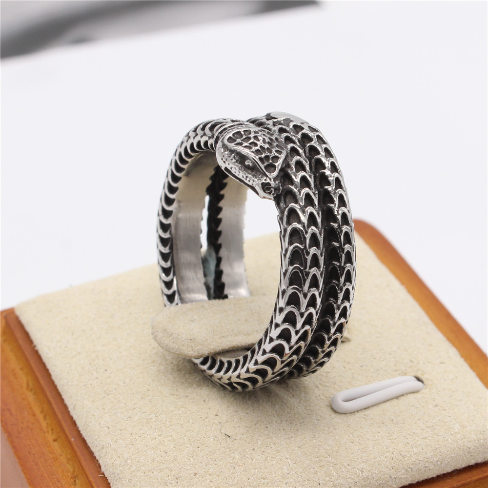 Gothic Style Snake Head Ring Image 4