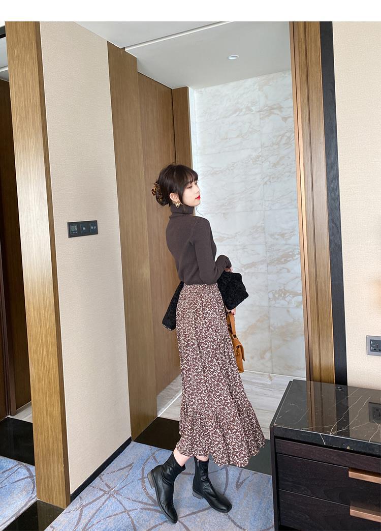 Turtleneck Sweater Image 12