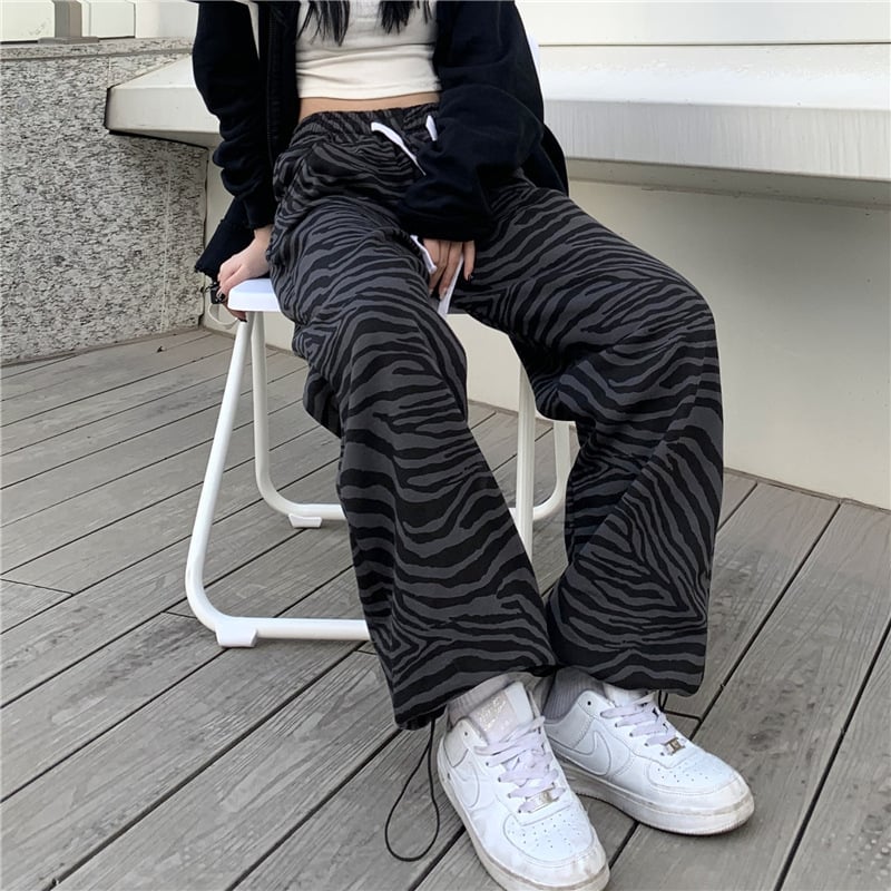 Casual Pants Image 3