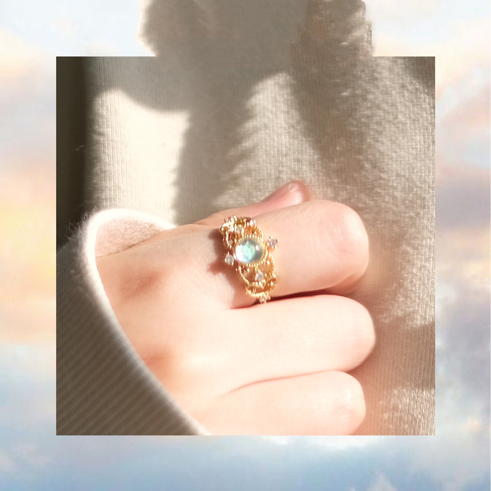 Gorgeous Lace Hollow Cat's Eye Zircon Gradient Ring Image 1