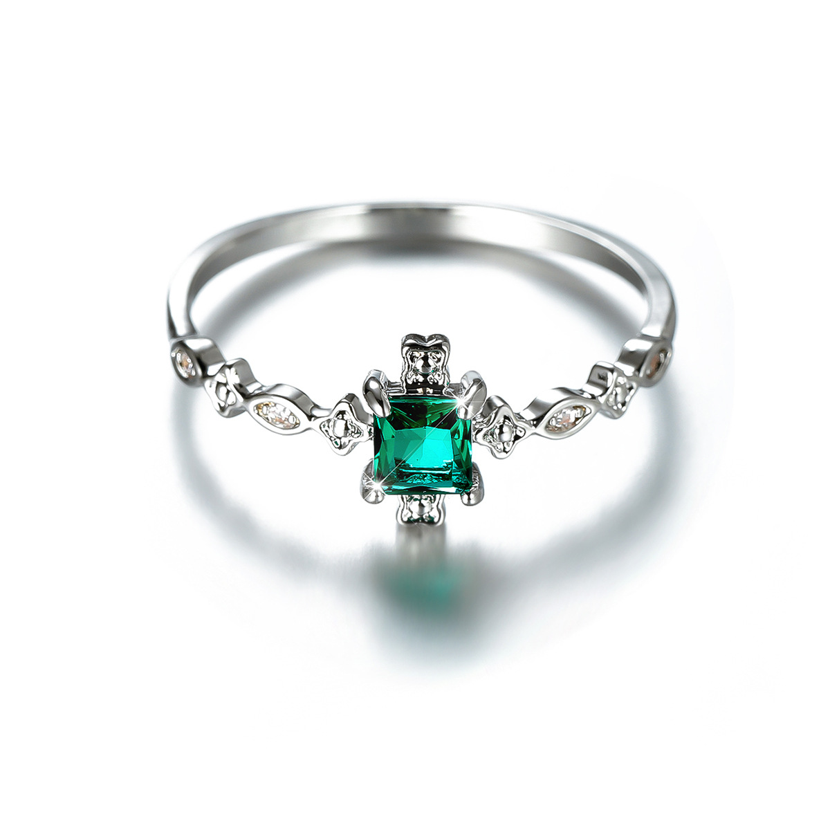 European and American Fashion Diamond Inlaid Blue Ring 2