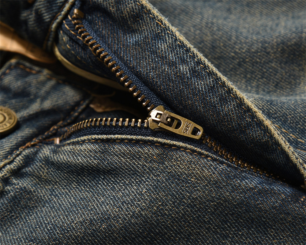 Trousers Detail 3