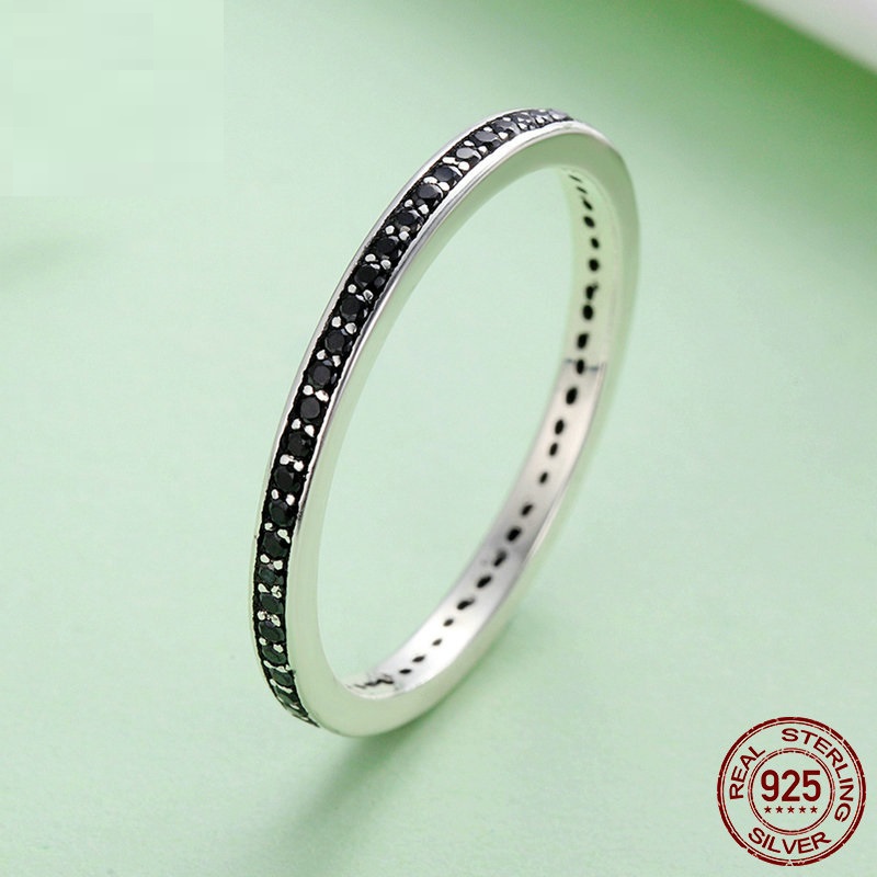Elegant Ring with Black Zircon