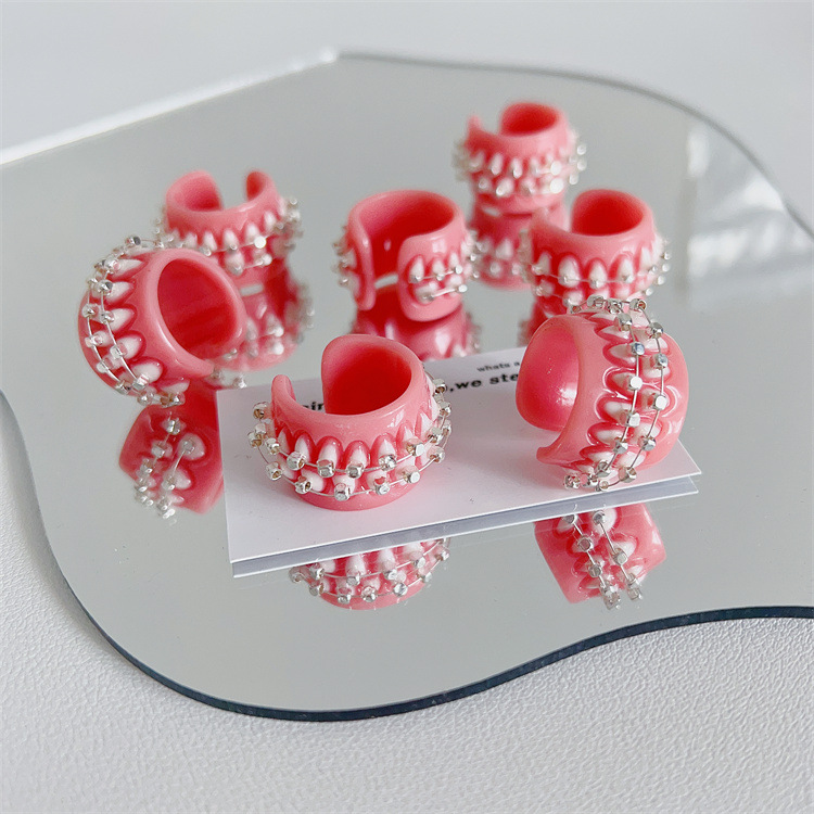 Braces Design Ring
