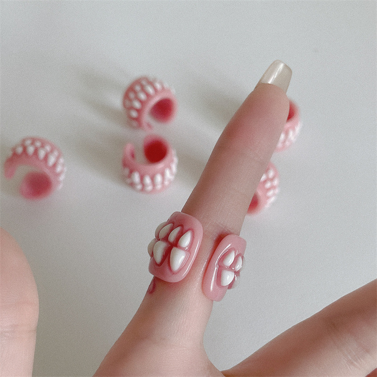 Teeth Ring Style