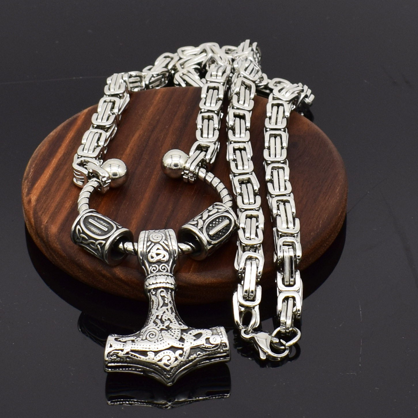 Viking Necklace Image 3