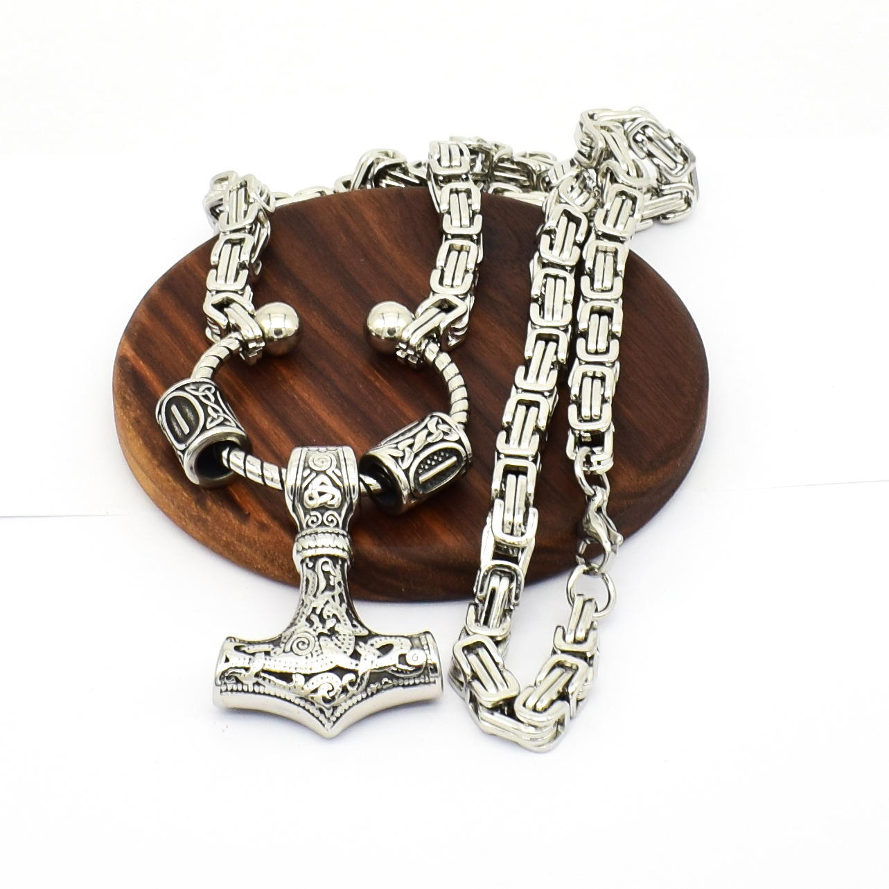 Viking Necklace Image 4