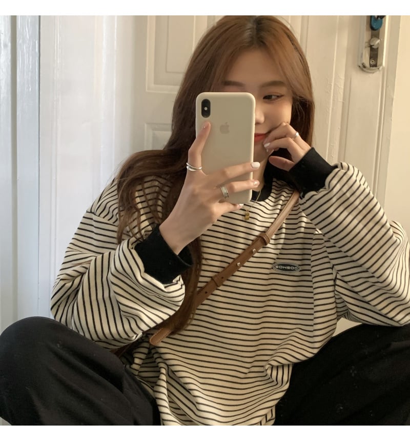 Thin Striped Long-sleeved Sweater Image 1