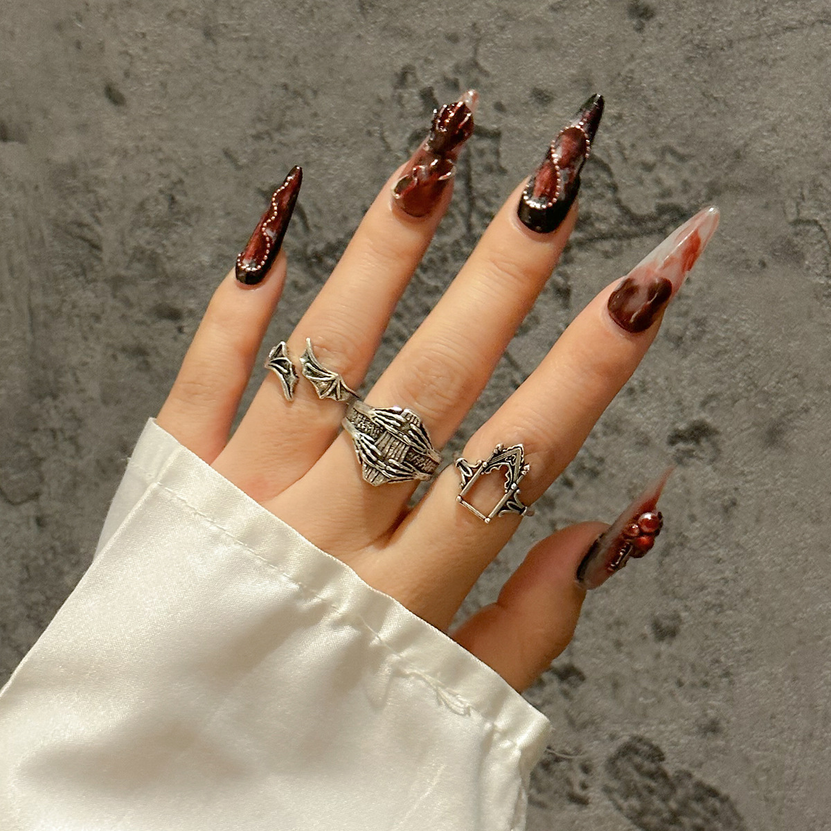 Dark Punk Retro Joint Carved Bat Ring Image 1