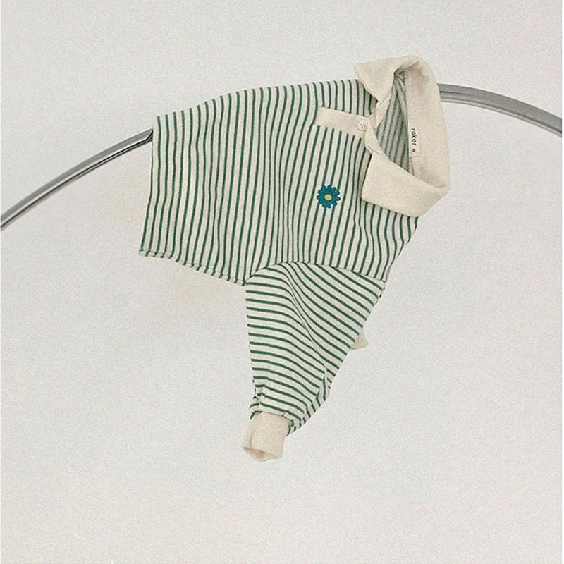 New Monochrome Striped Fashion Sweater Image 1