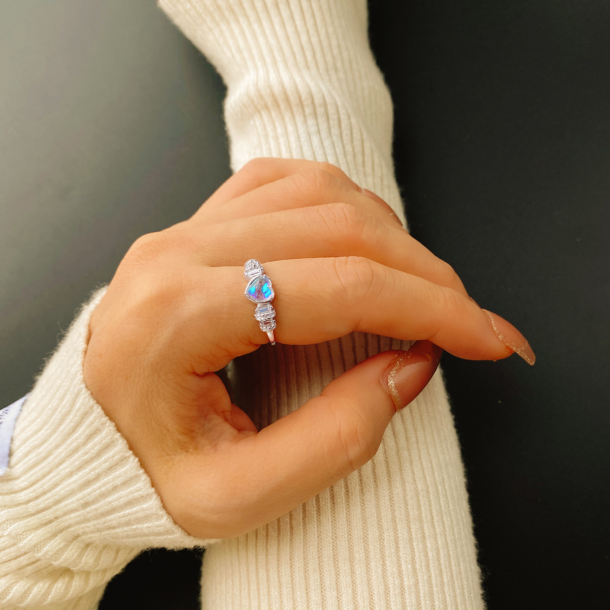Love Heart-shaped Ring Image 2