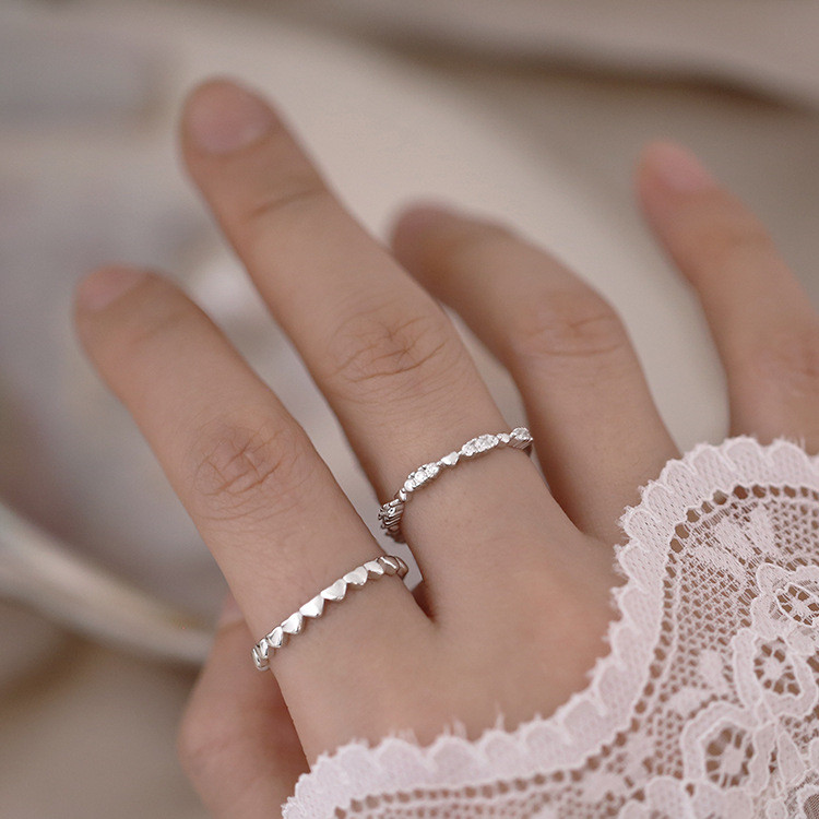 Detail View of Women's Retro High-end Sterling Silver Ring