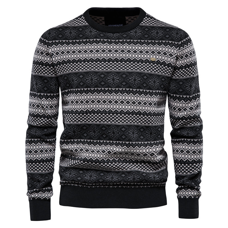 Men's Knitted Sweater Image 4