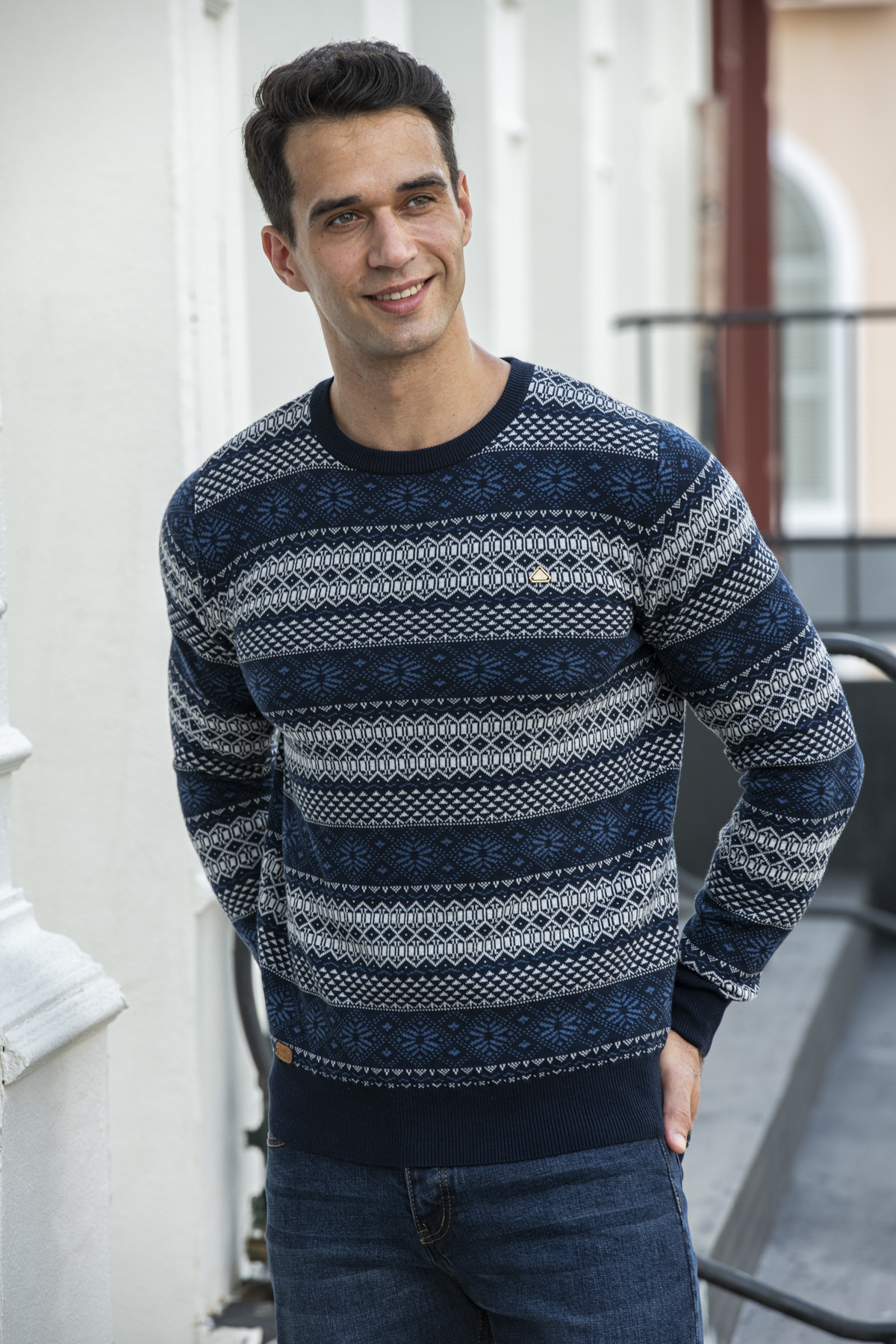 Men's Knitted Sweater Image 6