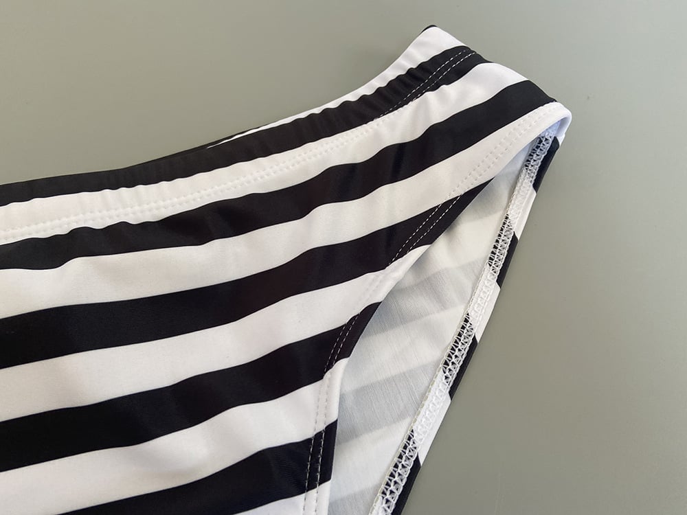 Swimming Trunks Image 3