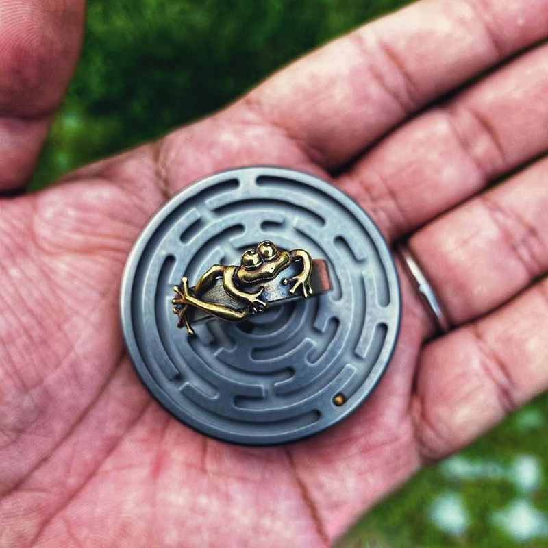 Tanabata Frog Prince Ring - Detail