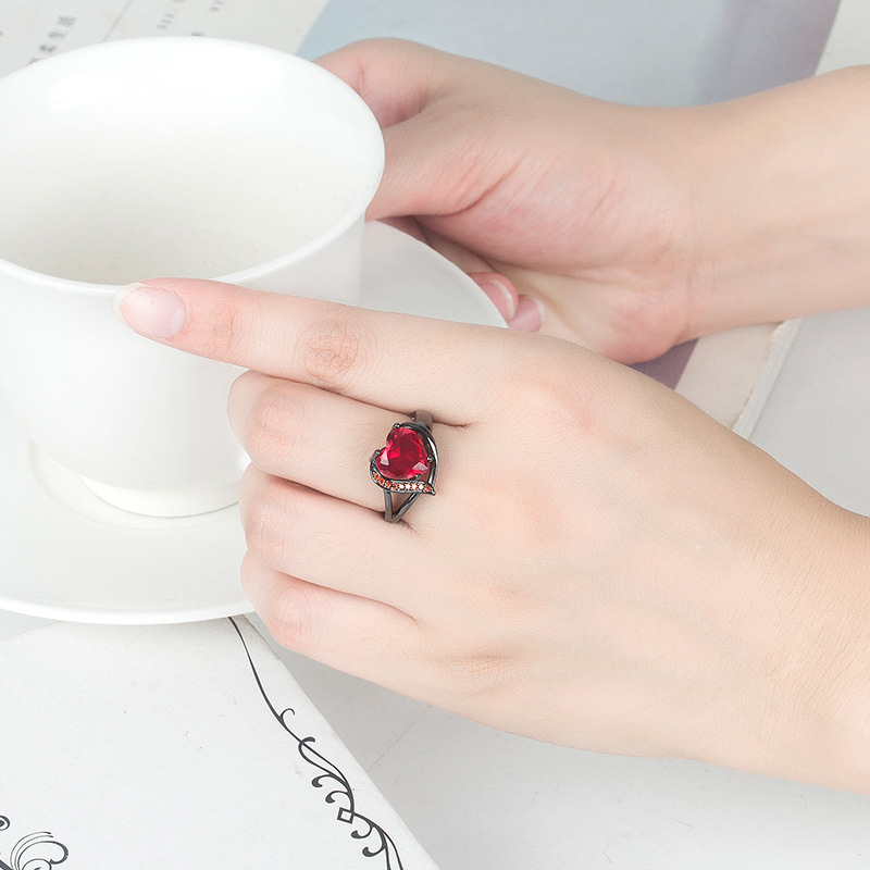 Love Heart-shaped Ring 4