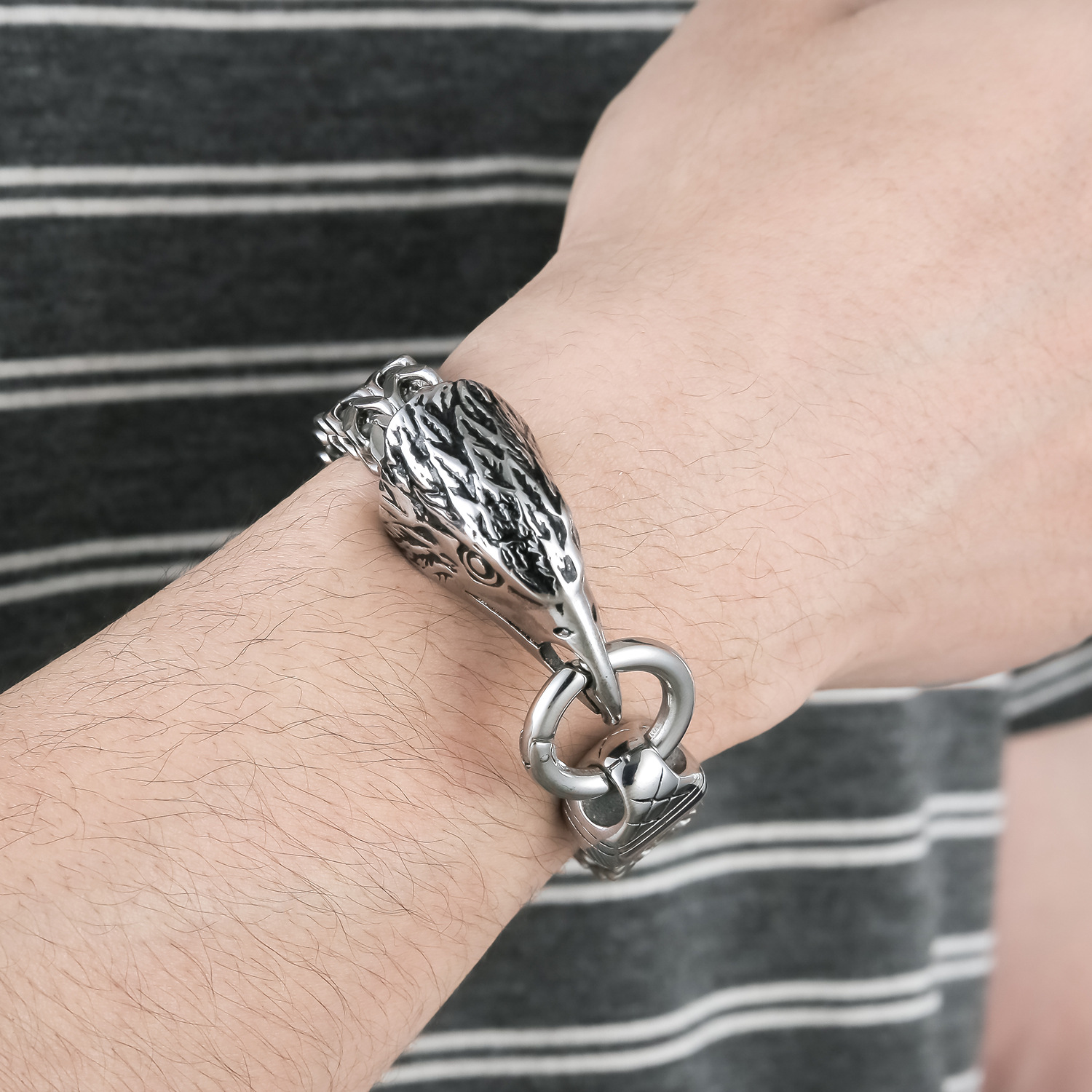 Men's Stainless Steel Eagle Head Bracelet Image 1