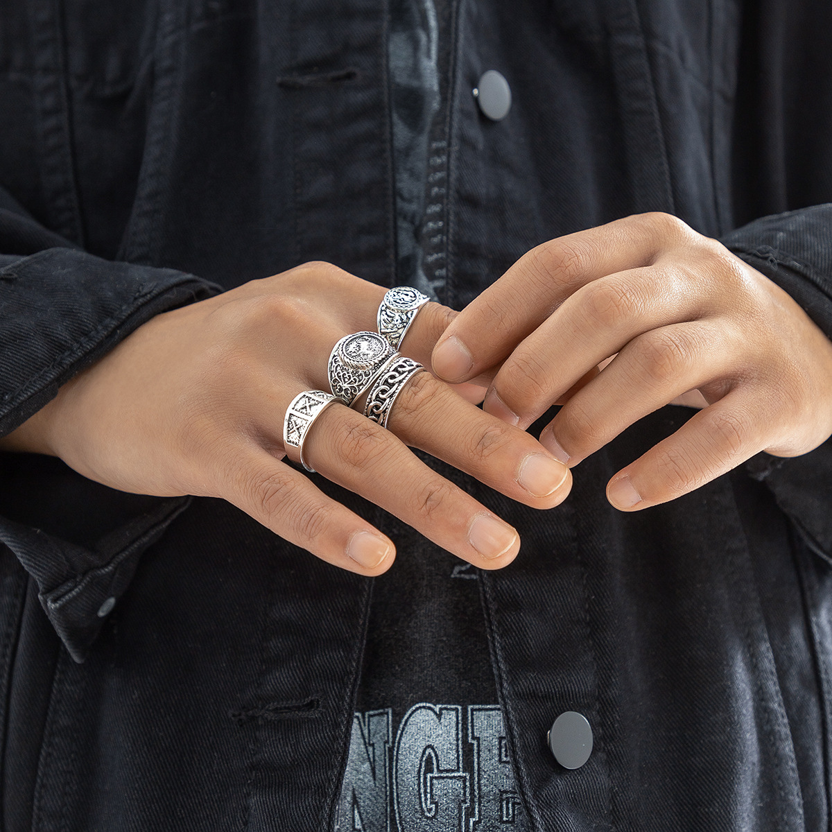 Detail view of the ring