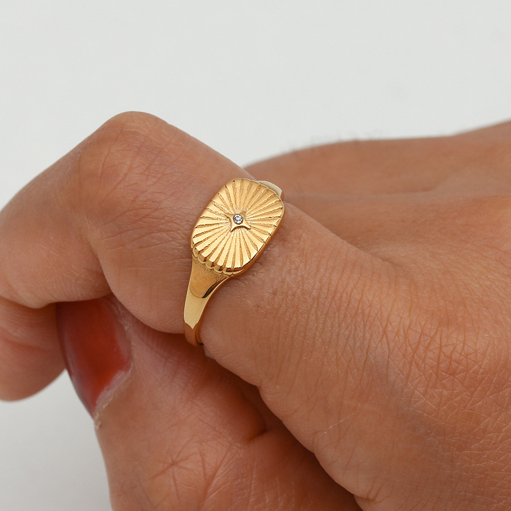 Aglaia Gold Ring Image 1
