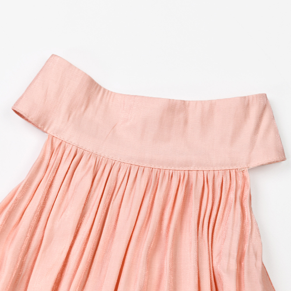 Taille-strakke, middellange jurk