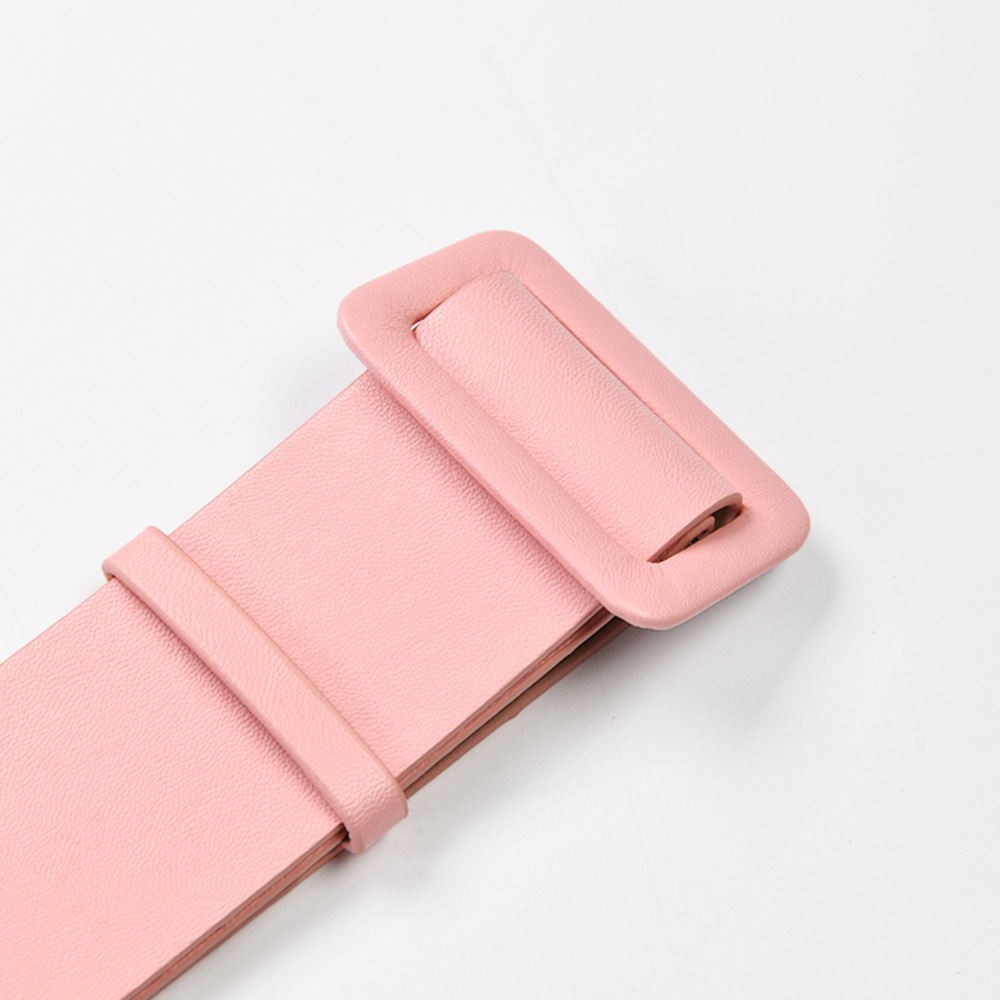 Taille-strakke, middellange jurk