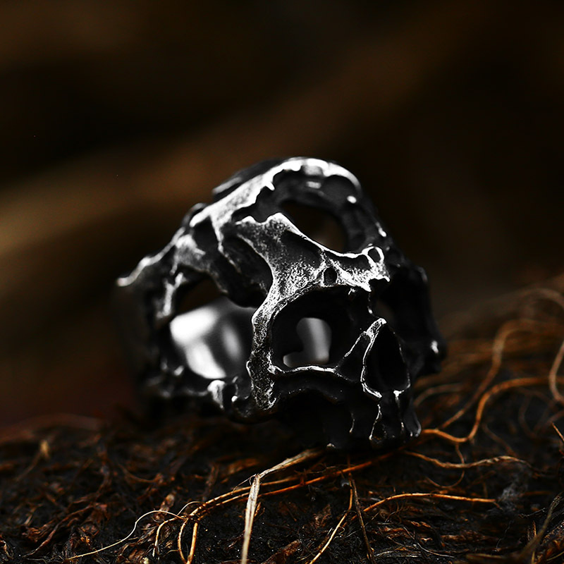 Men's Skull Ring Image 4