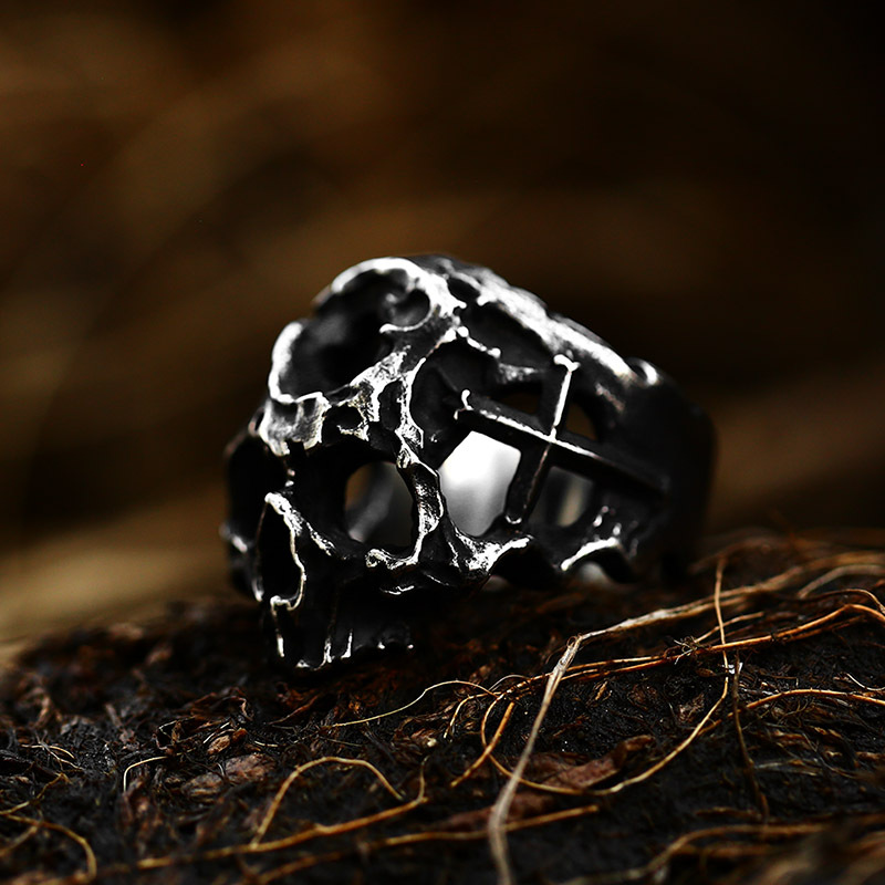 Men's Skull Ring Image 5