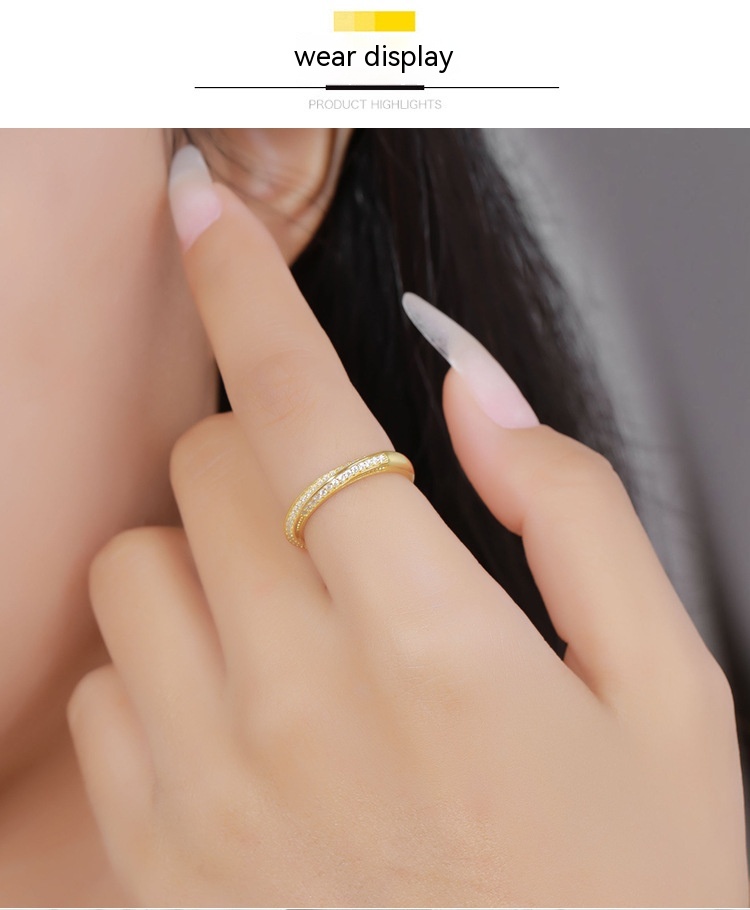 Mobius Strip Moissanite Ring Image 7