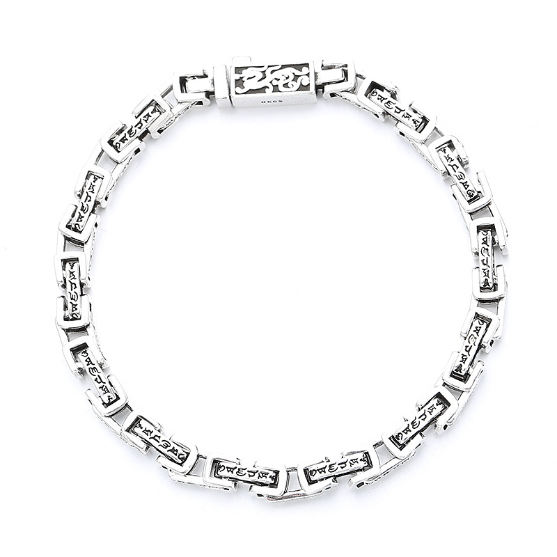 Elegant Bracelet Design