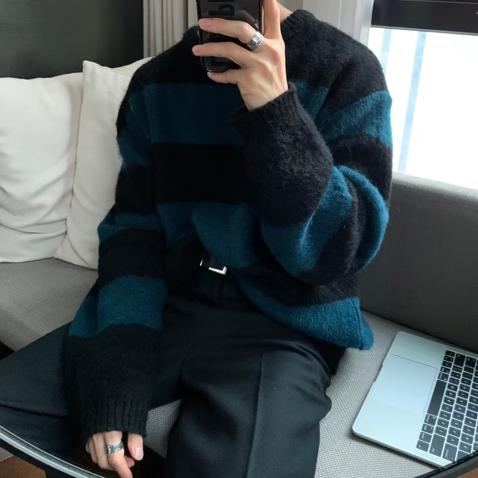 Sweater Image 8