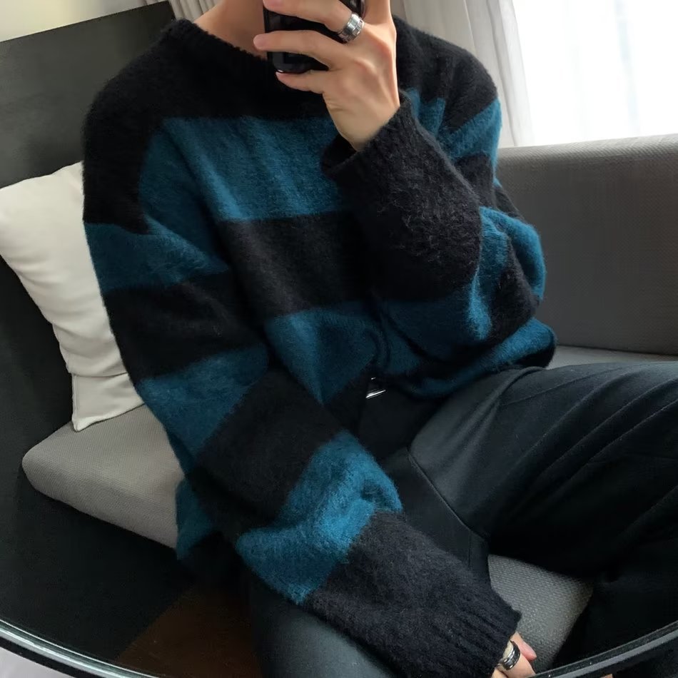 Sweater Image 2