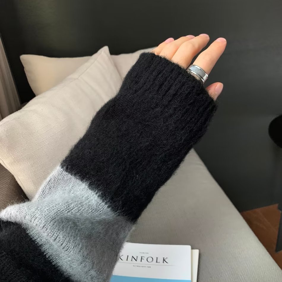 Sweater Image 6