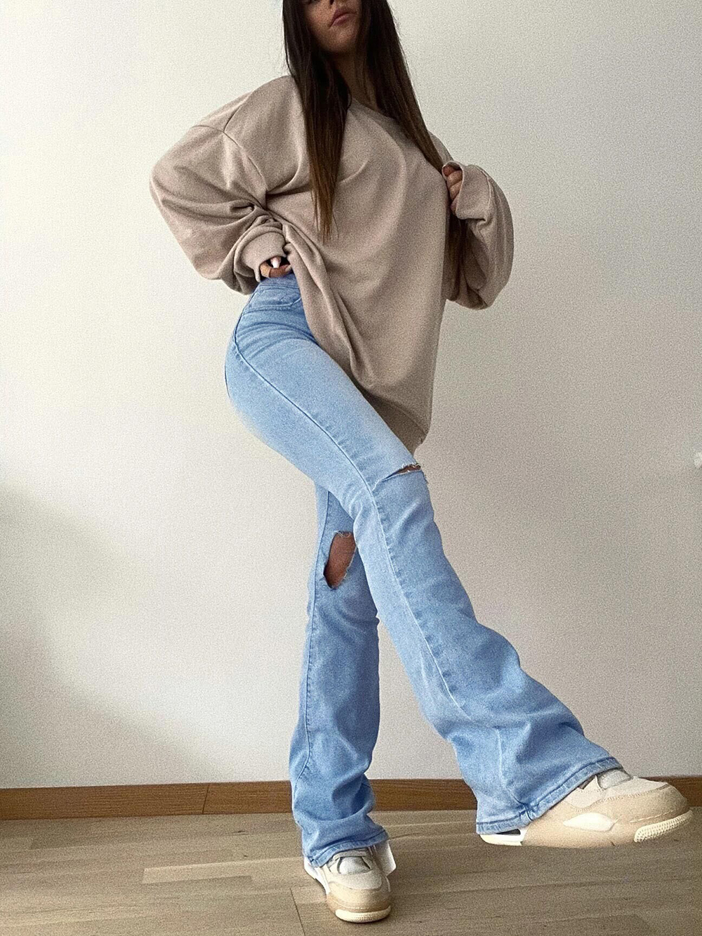 Irregular Hole Super High-rise Jeans 4