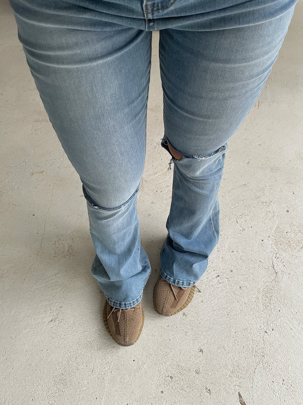 Irregular Hole Super High-rise Jeans 23