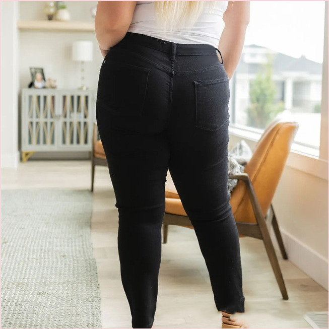 High Grinding Elastic Plus Size Women's Jeans 1