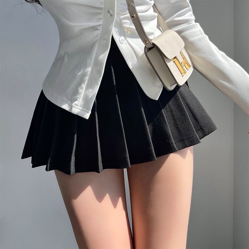 Black Pleated Skirt 2