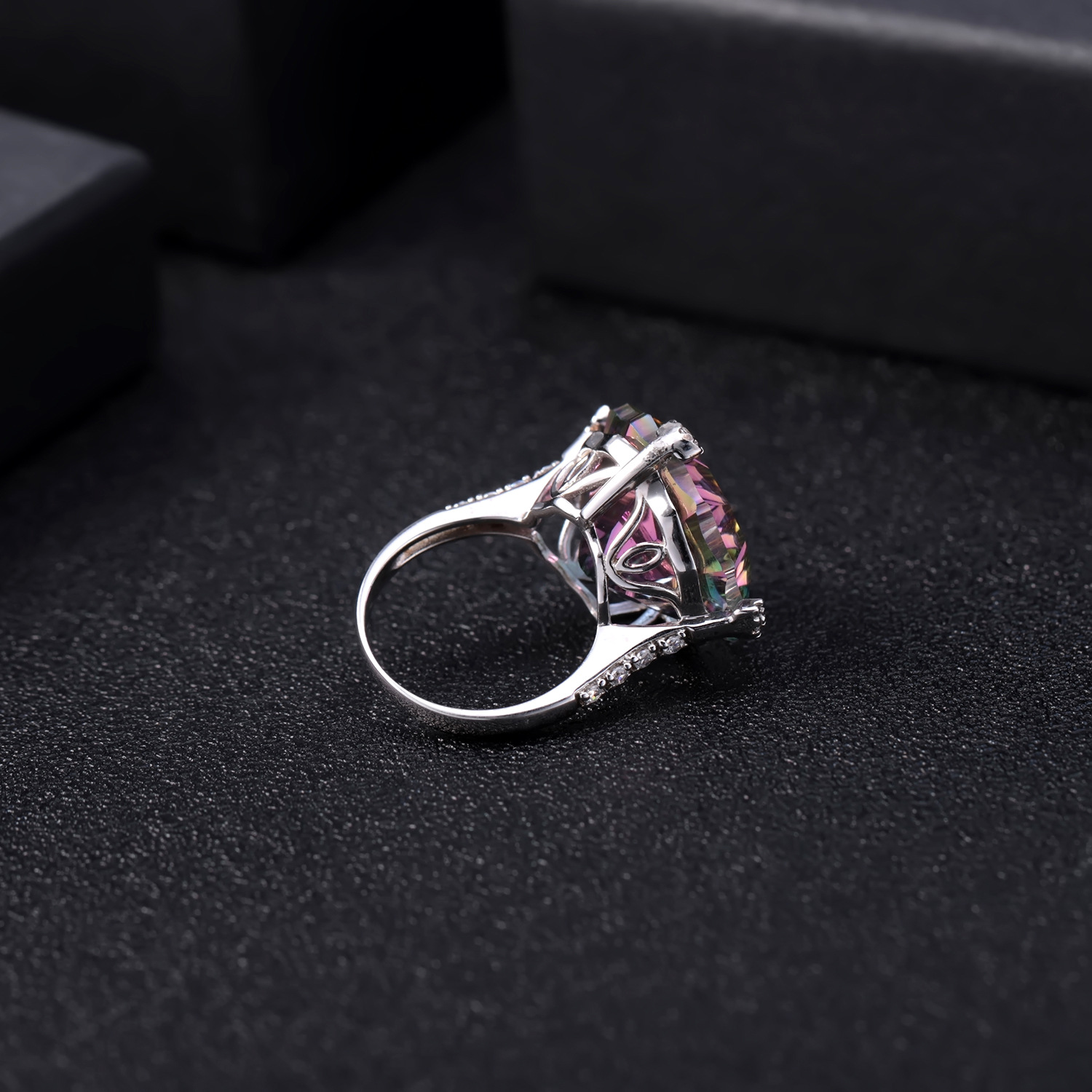 Luxury Special-shaped Colored Gems Ring Image 5