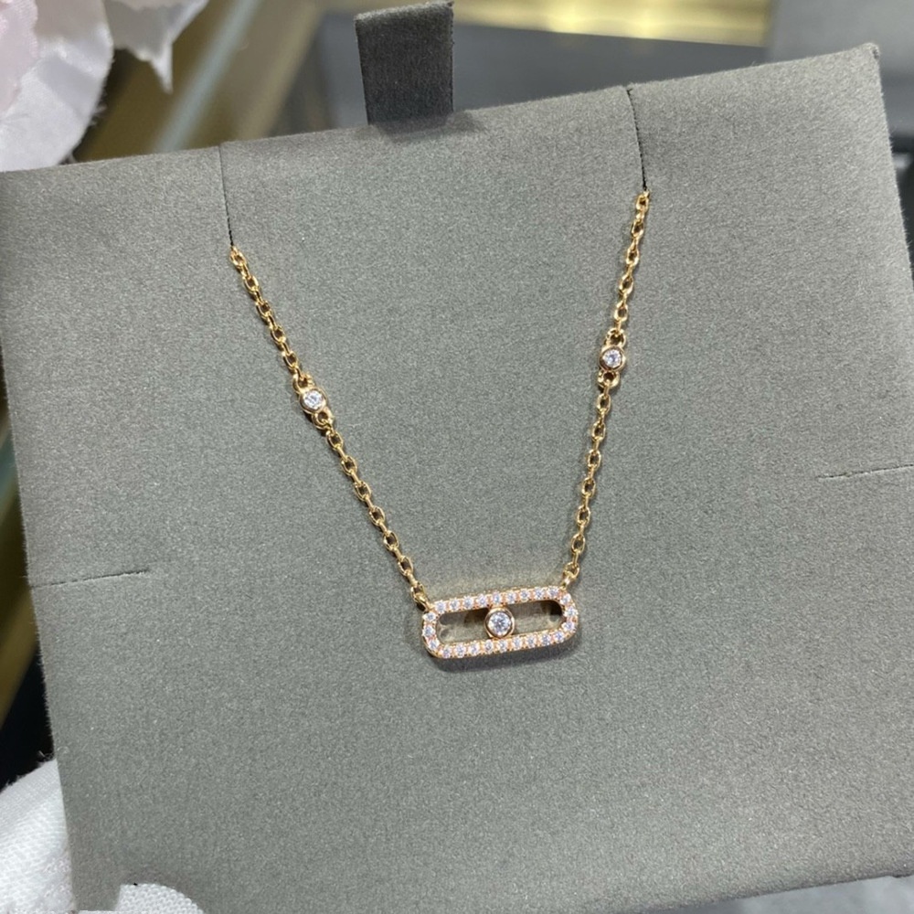 Rose Gold Simple Necklace Detail
