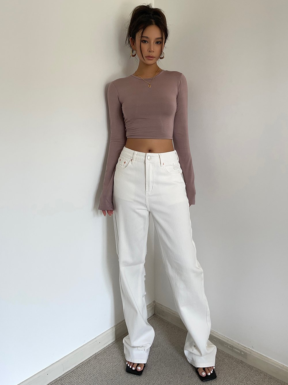 Wide Legs Jeans with a Retro Touch