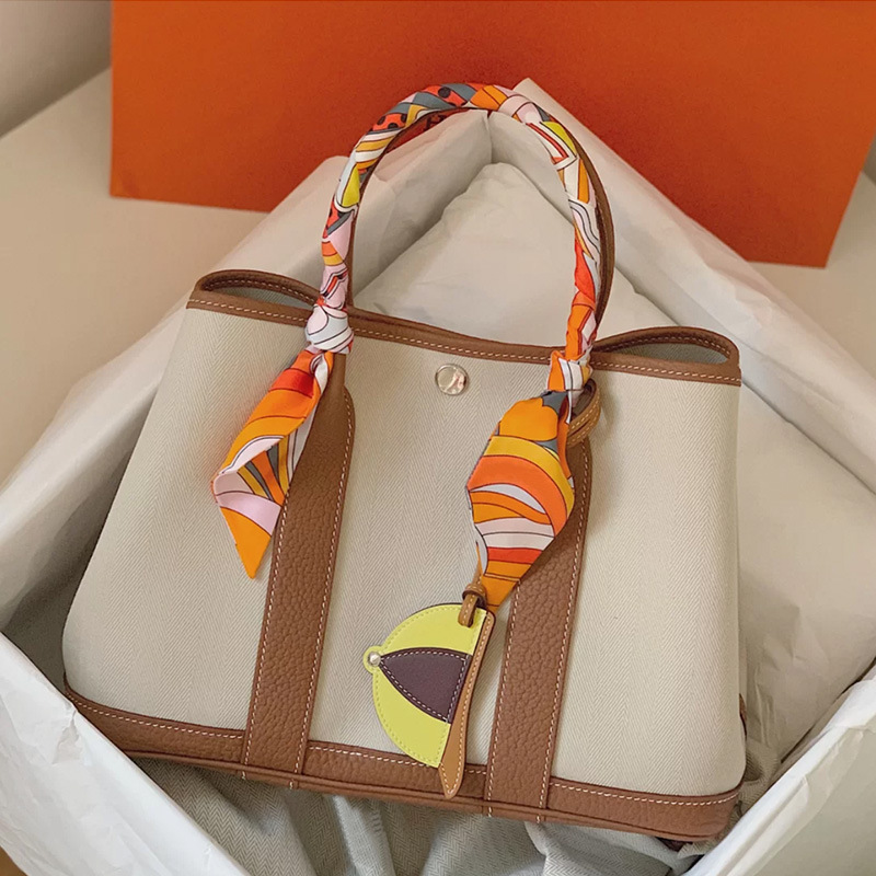 Tote Bag Image 3