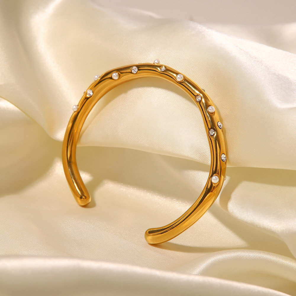 Corisande Gold Bangle Image 4