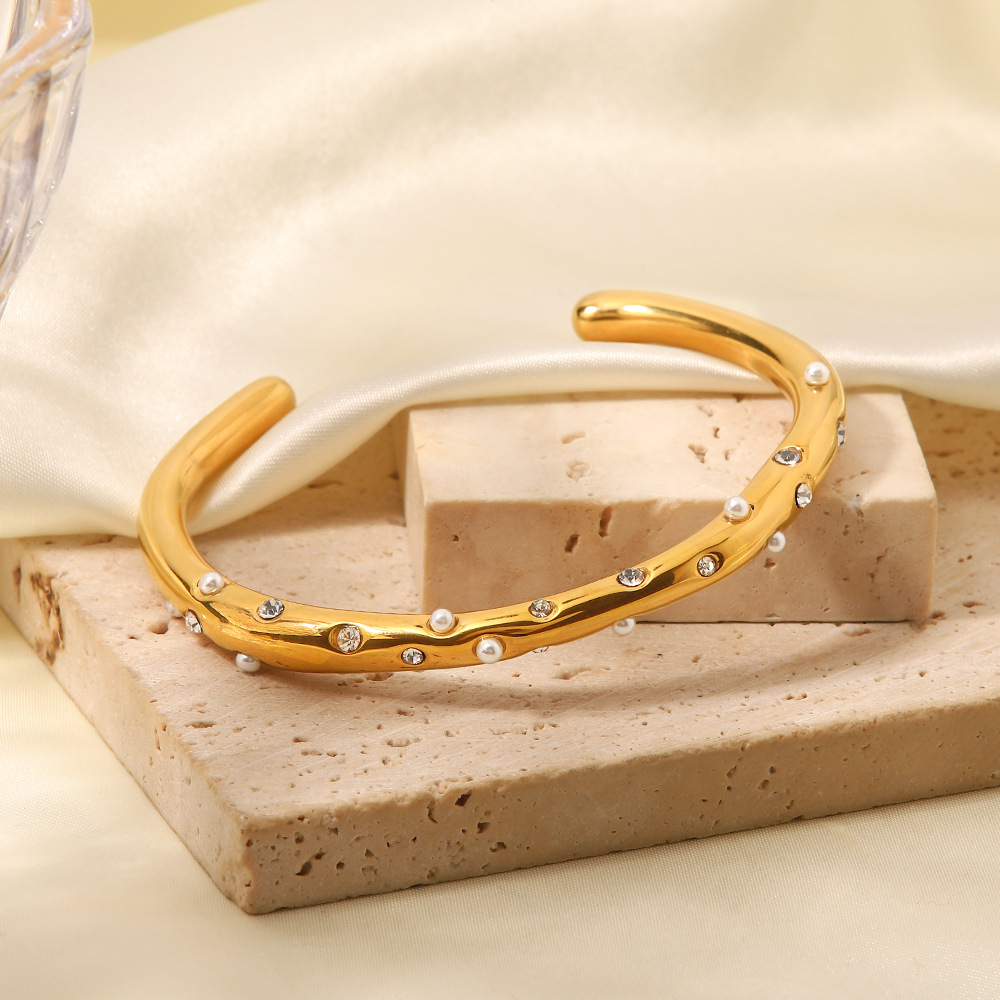 Corisande Gold Bangle Image 3