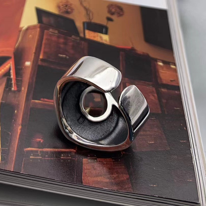 Men's Retro Ring Image 5