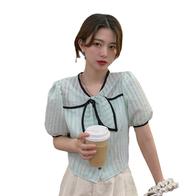 Bowknot Short-sleeved Shirt - Close Up