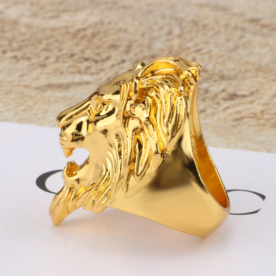 Golden Domineering Lion's Head Ring 2